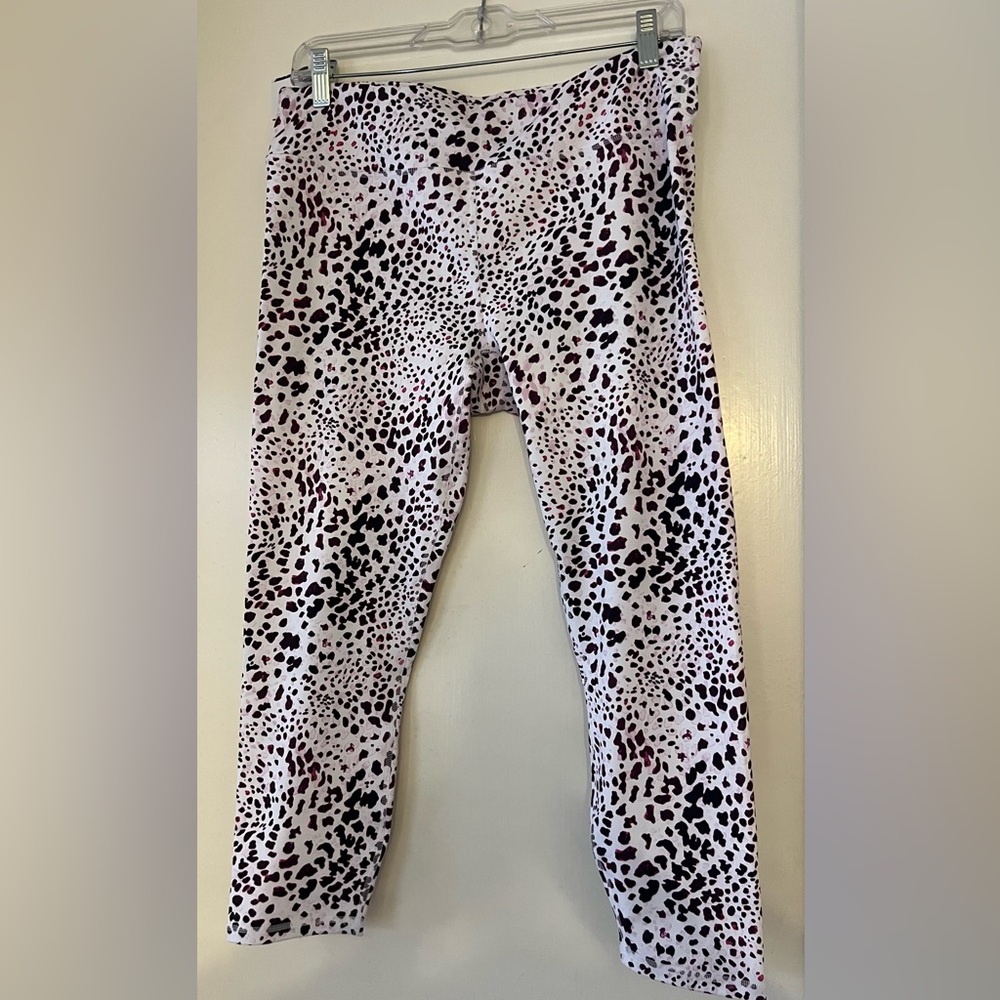 Fabletics Define PowerHold High-Waisted 7/8 Legging - L Spotted Orchid